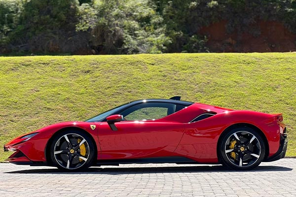 Ferrari SF90 Stradale hibrido